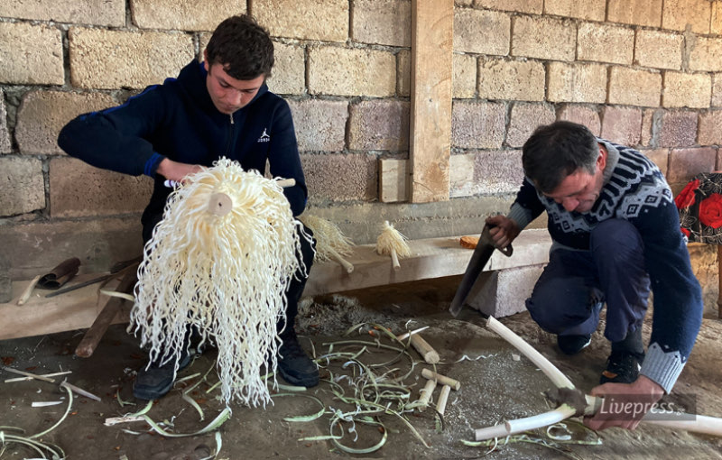 ჩიჩილაკებით ახალი წლის მოლოდინში – ზუგდიდელი ოჯახი, რომელიც თბილ ოთახზე ოცნებობს