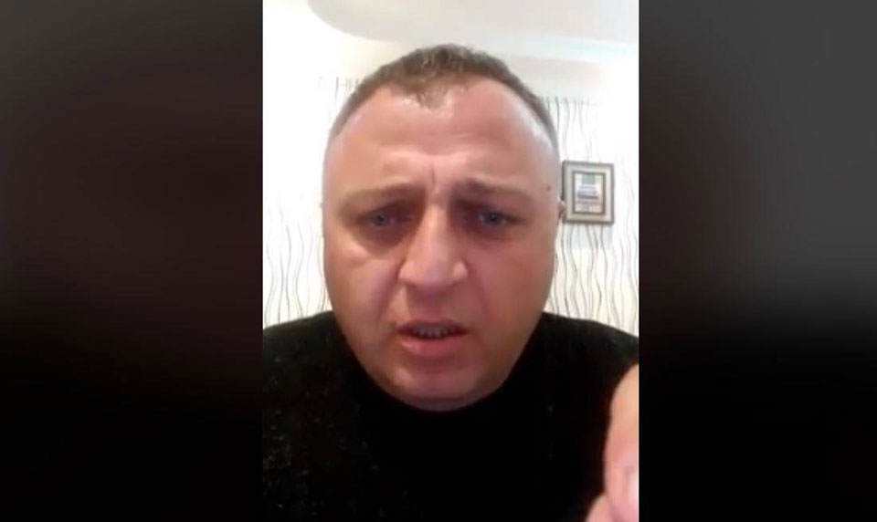 კაცმა, რომელიც პოლიციას “დაჩეხვით და თავის გაჩეჩქვით” ემუქრებოდა, ახალი ვიდეო გაავრცელა