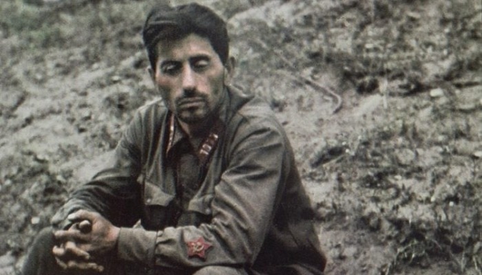 „კაცს, რომელსაც ამ ფოტოზე ხედავთ, დაახლოებით, 10 წუთში დახვრეტენ“ – ამ ფოტოზე გამოსახული ქართველი ჯარისკაცის ამბავი ახლახანს გახდა ცნობილი