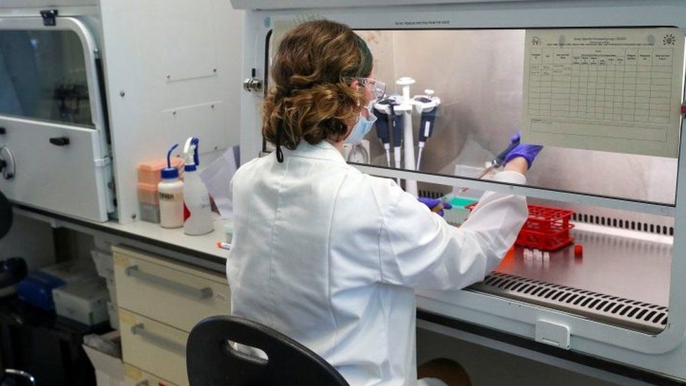 რით არის გამორჩეული AstraZeneca-ს ვაქცინა, რომელიც გაერთიანებულ სამეფოში დღეს დამტკიცდა