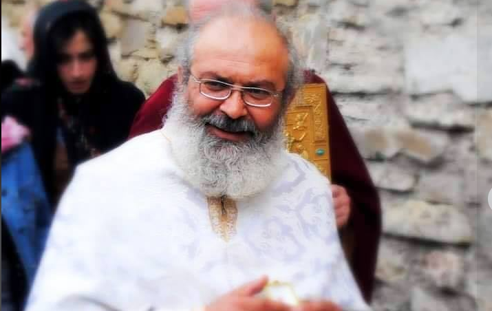 „ვირუსით დაინფიცირებამ მისი ჯანმრთელობის მდგომარეობა დაამძიმა“ – საპატრიარქო გარდაცვლილ დეკანოზზე