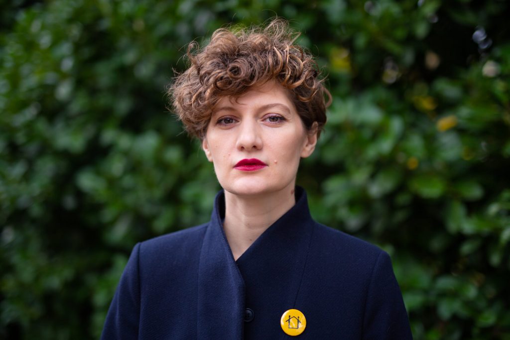 მოსამართლემ გირაოთი გაუშვა პედოფილი... აი, ასეთ ნაგავ ქვეყანაში ვცხოვრობთ! - ბაია პატარაია