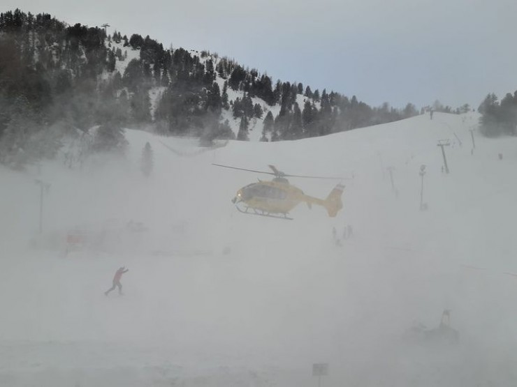 საბედისწერო ხელის თხოვნა – ქალი 192 მეტრი სიმაღლის კლდიდან გადავარდა