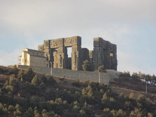 თემქაზე ადგილობრივებმა თავმოჭრილი კატები იპოვეს – „თავწაცლილები ვნახე ტყეში“