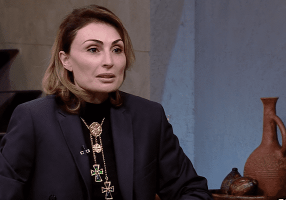 ვხედავ, რომ ნელ-ნელა მარტო ვრჩები - სოფო ჭყონია