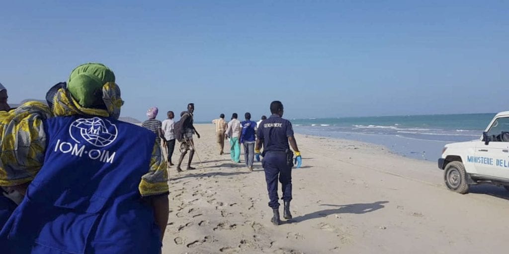 80-მდე აფრიკელი არალეგალი მიგრანტი ზღვაში გადაყარეს, მათგან 20 დაიღუპა