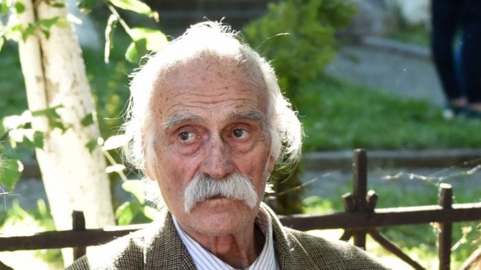 “კახი ისევ დასუსტებულია” – ექიმი ლევან რატიანი მსახიობს სახლში არ უშვებს