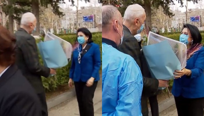 VIDEO: ასე დახვდა თენგიზ ცერცვაძე პრეზიდენტს ინფექციური საავადმყოფოს ეზოში