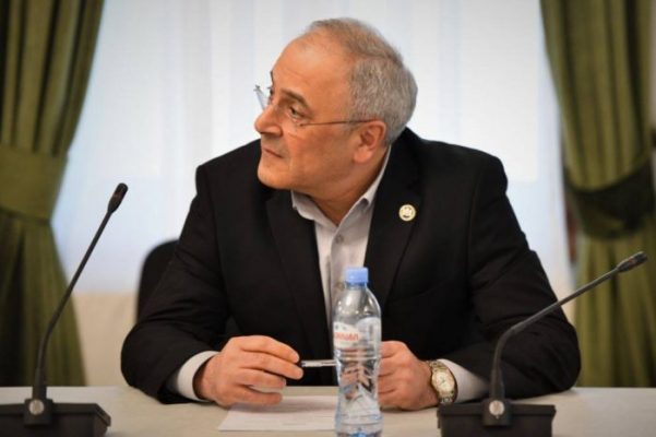 “როგორ შეიძლება ღვაწლმოსილი მეცნიერის ხელფასი, პარლამენტარის ხელფასს ჩამორჩებოდეს?” – დავით ზილფიმიანი