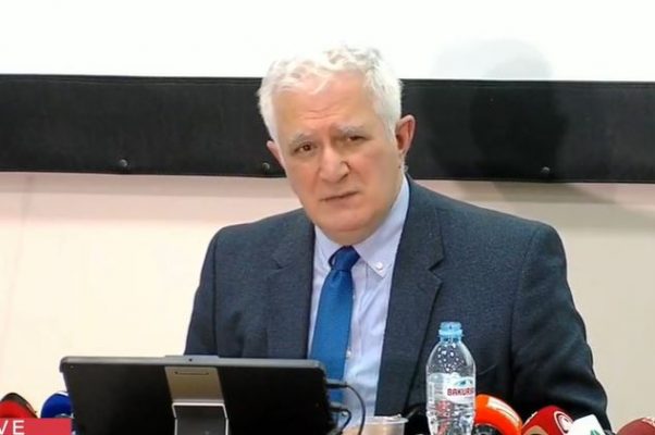 ამირან გამყრელიძე დღეს ჩინური Sinopharm-ის ვაქცინით აიცრება