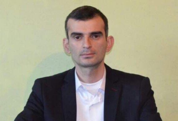 ტოვებს თუ არა წალენჯიხის საკრებულოს წევრი მმართველ პარტიას – დეპუტატ დათა კუკავას განმარტება