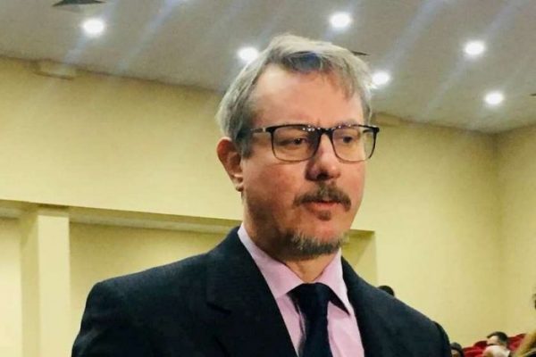კარლ ჰარცელი მთავრობის ადმინისტრაციაში მივიდა
