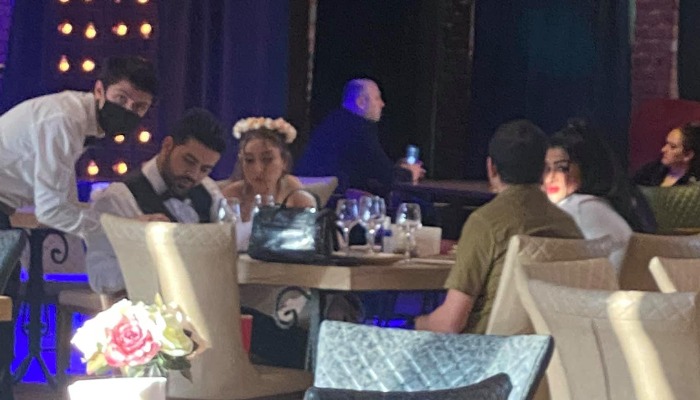 ვინ არის წყვილი, რომელმაც ქორწილი მხოლოდ მეჯვარეებთან ერთად გადაიხადა (ფოტოები)