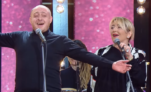 VIDEO: ძმები არველაძეები კარგად ვერ მღერიანო, მაგრამ რეზის ეს შესრულება აუცილებლად უნდა ნახოთ