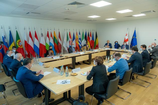 „ქართულ ოცნებასა“ და ოპოზიციას შორის შეხვედრა დღეს ორჯერ გადაიდო