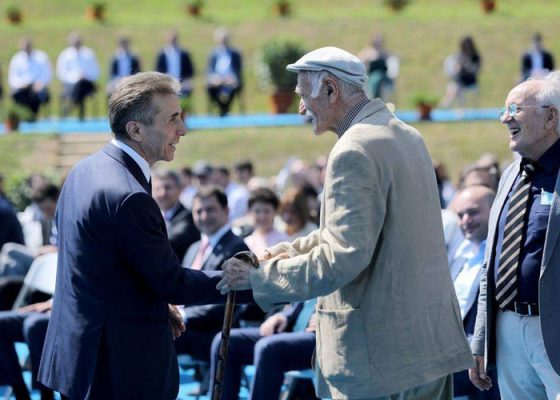 მისი წასვლა მე და ეკამ ოჯახის წევრის დაკარგვად განვიცადეთ - ბიძინა ივანიშვილის სამძიმარი კახი კავსაძის ოჯახს