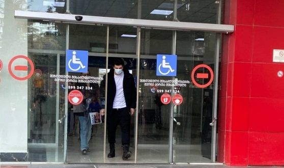 „გამოთიშული ვიყავი ყველაფერს“ – მიმდინარე მოვლენების შესახებ კახა კალაძე სამსახურში დაბრუნების შემდეგ ისაუბრებს
