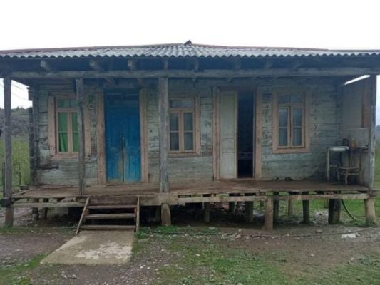 ჩხუროწყუში 5-სულიანი ოჯახი დახმარებას ითხოვს