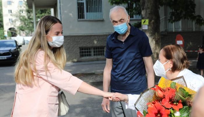 გავუფრთხილდეთ ერთმანეთის სიცოცხლეს – პრემიერის მეუღლე Covid საწინააღმდეგო ვაქცინით აიცრა