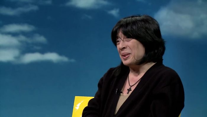 „ნეტა იცოდე როგორ გელოდები, ჩემი ცხოვრების გამორჩეულო სიყვარულო! გნახავ, მუხლები დამირბილდება, მუცელში პეპლები დამივლის…” – ნახეთ, ვისზე (რაზე) წერს ირინა სარიშვილი