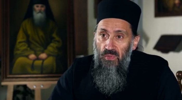 „როგორც კი მოწყდები ეპისკოპოსს, შენი მსახურება თეატრალურ წარმოდგენად გადაიქცევა” – მამა თეოდორე