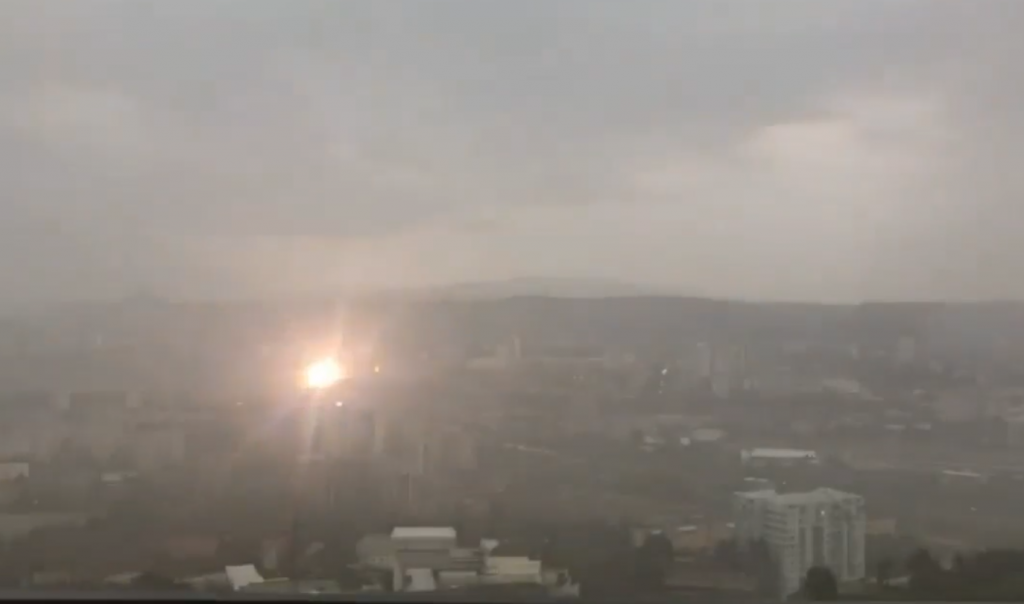 Video: თბილისში მეხი ჩამოვარდა