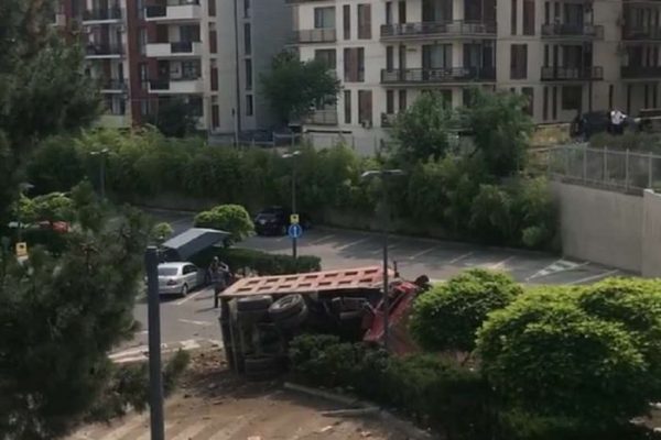 ერთი გარდაცვლილი და 8 დაშავებული – „ნიუ-ჰოსპიტალის“ ეზოში მომხდარი უმძიმესი ავარიის ახალი დეტალები