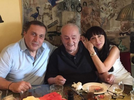 ჩემს ყველა სტუმარს საქართველოში უპირველესად, რეზო გაბრიაძის თეატრში და შემდეგ მის კაფეში ვეპატიჟებოდი – პაატა ბურჭულაძე