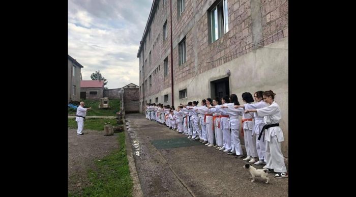 კარატეს ფედერაციის აღსაზრდელები ნინოწმინდის პანსიონში სოლიდარობის ნიშნად ჩავიდნენ – ინაშვილი ფოტოებს ავრცელებს 