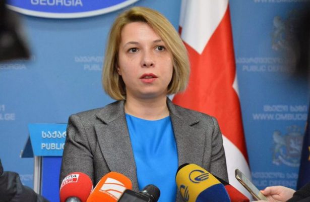 პარლამენტში ნინო ლომჯარიას მოუსმენენ