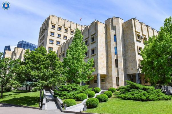 ,,კანონიერ ქურდობასა“ და ,,ქურდული სამყაროს“ წევრობაში ბრალდებულ ორ პირს 8 და 10 წლით თავისუფლების აღკვეთა მიესაჯათ