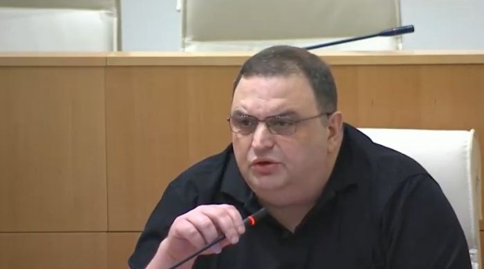 „მაინც მიმაჩნია, რომ თქვენ ხართ ამ ქვეყნის გადამრჩენელები… ოქროს ვარსკვლავები ხართ“ – გუბაზ სანიკიძის მიმართვა უმრავლესობის დეპუტატებს