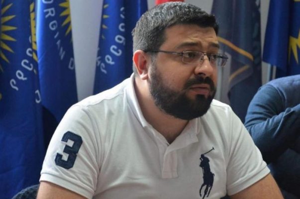 არავინ არ აპირებს გადადგომას – დიმიტრი სამხარაძე
