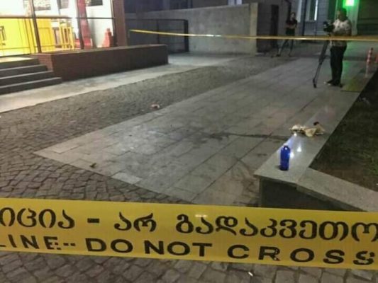 სისხლიანი დაპირისპირება ფოთში – 19 წლის ახალგაზრდამ 22 წლის ბიჭი დაჭრა