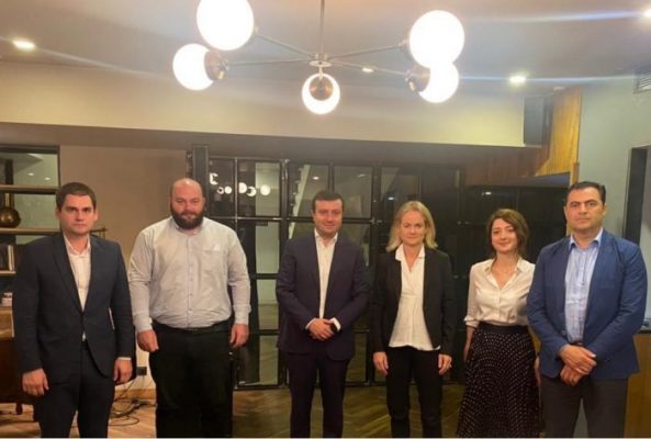 ვიოლა ფონ კრამონი გახარიას გუნდის წევრებს შეხვდა