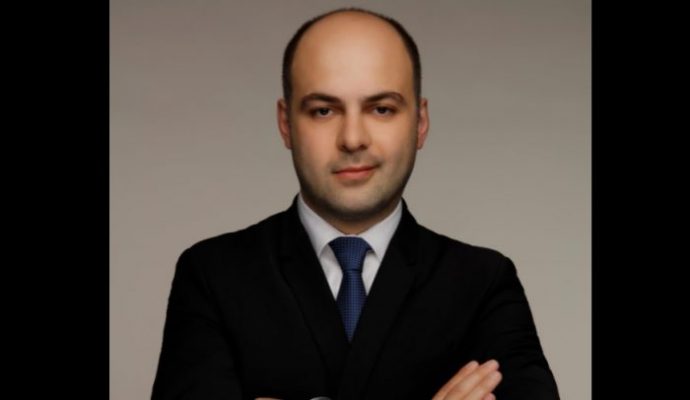 ვინ არის ქართველი ახალგაზრდა, რომელიც საერთაშორისო სავაჭრო პალატის (ICC) პარიზის სათაო ოფისში რეფორმების დირექტორად დაინიშნა