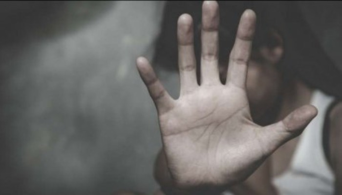 თბილისის მიწისქვეშა გადასასვლელში მანიაკი გოგონებს აშინებს – რას ჰყვებიან სტუდენტები