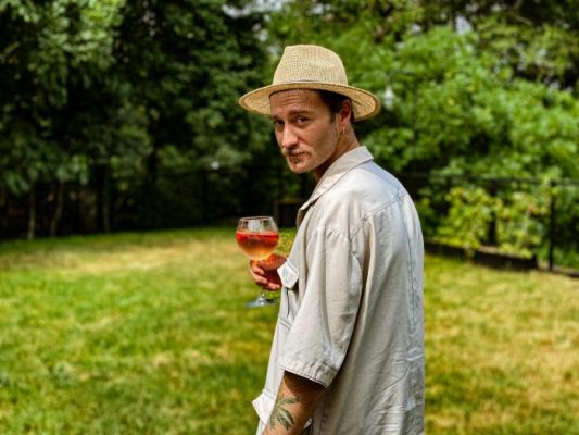 „ზოგმა ისიც არ იცის, რომ აცრა უფასოა“ – ჟურნალისტი მირიან ჯეჯელავა ვაქცინაციის პროცესზე წერს