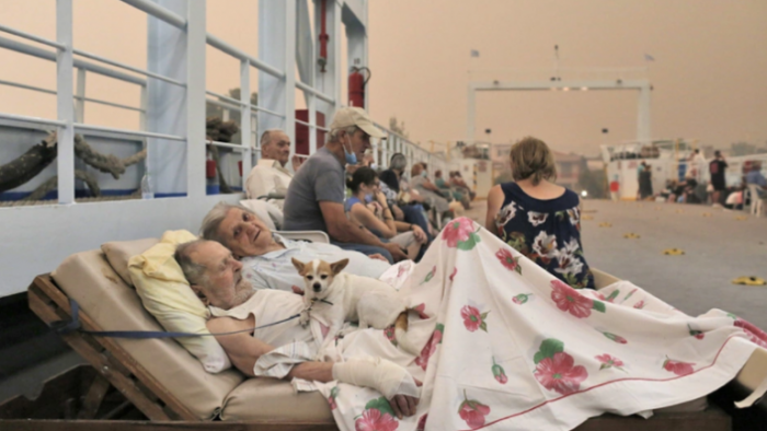 სულისშემძვრელი ფოტო საბერძნეთიდან – კუნძული, რომელიც 7 დღეა იწვის