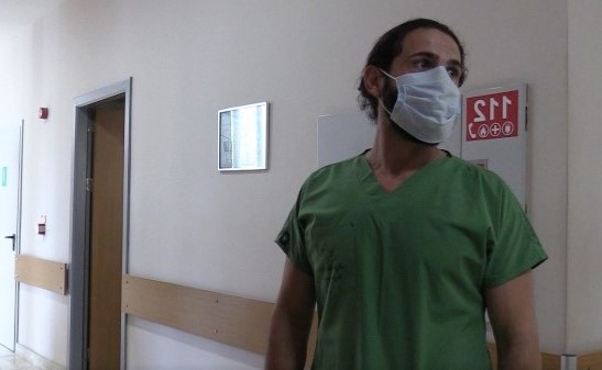 წარმოიდგინეთ, კარგავთ ახლობელს და მის ცხედარს ვერ ნახავთ - ქართველი ექიმი კოვიდის მსხვერპლ პაციენტებზე