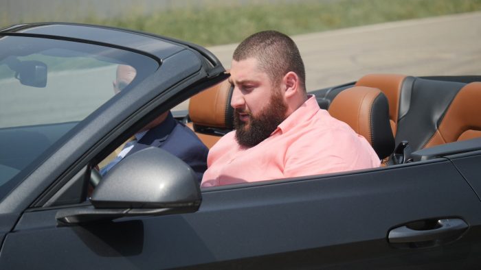 ლაშა ტალახაძეს ახალი კაბრიოლეტი აჩუქეს