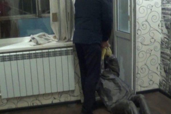 რას ჰყვება ქალი, რომლის ქმარმაც მას და მეზობელ მამაკაცს ყურები მოაჭრა