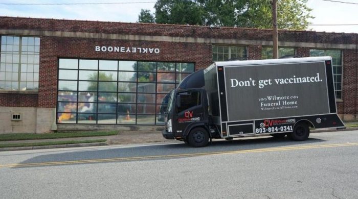 ამერიკის ქუჩებში დამკრძალავი ბიუროს სარეკლამო მანქანები გამოჩდნენ - ნახეთ მიზეზი