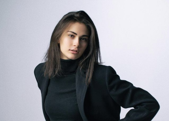 ვინ არის ქართველი მოდელი, რომელმაც „ემპორიო არმანის“ ჩვენება გახსნა (ვიდეო+ფოტოები)