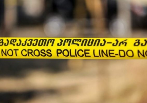 ზუგდიდში, დევნილთა დასახლებაში კორპუსის მეხუთე სართულიდან ხუთი შვილის დედა გადმოვარდა და დაიღუპა