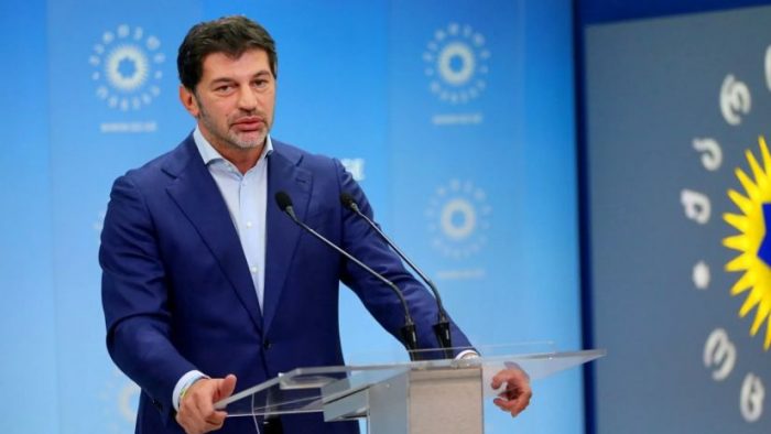 მგონია, რომ შეუძლებელია, რეალობაში, სადაც „ნაცმოძრაობაა“ წარმოდგენილი, რომელიც დაფუძნებულია დესტრუქციაზე, სიძულვილზე, ბოროტებაზე – კალაძე შერიგებაზე 