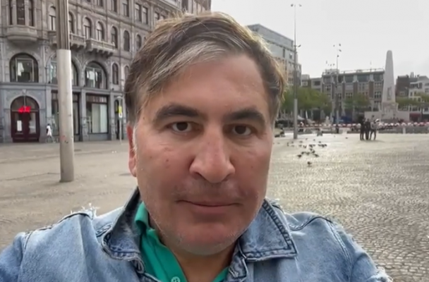 მიხეილ სააკაშვილმა ბილეთის ფოტო გამოაქვეყნა - ის 2 ოქტომბერს ჩამოვა