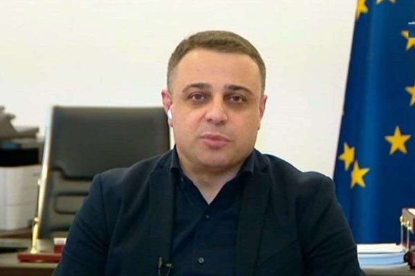 ღუდუშაური: დანამდვილებით გეუბნებით, ის უკრაინიდან არ გასულა, ასეთ სასაცილო ფეიკნიუსს საკუთარ პარტიაშიც ვერ ყიდის