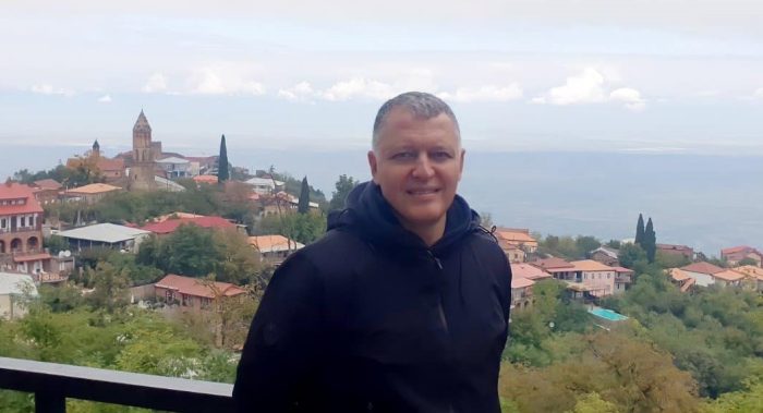 ნოემბრიდან დაიწყება ცუდი ამბები და იანვარში კიდევ უფრო გაძლიერდება – რას ურჩევს გიორგი ფხაკაძე უცხოელ მეგობრებს