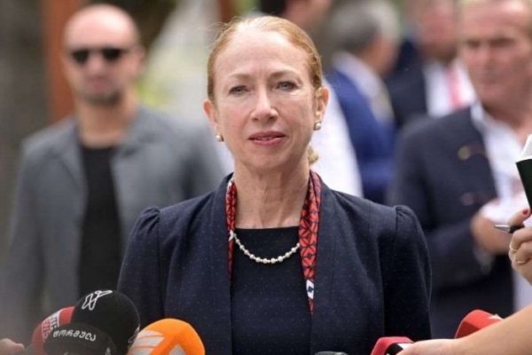 მოვუწოდებ ყველას, უზრუნველყონ მშვიდი გარემო, რათა ამომრჩეველმა უსაფრთხოდ შეძლოს ხმის მიცემა – კელი დეგნანი